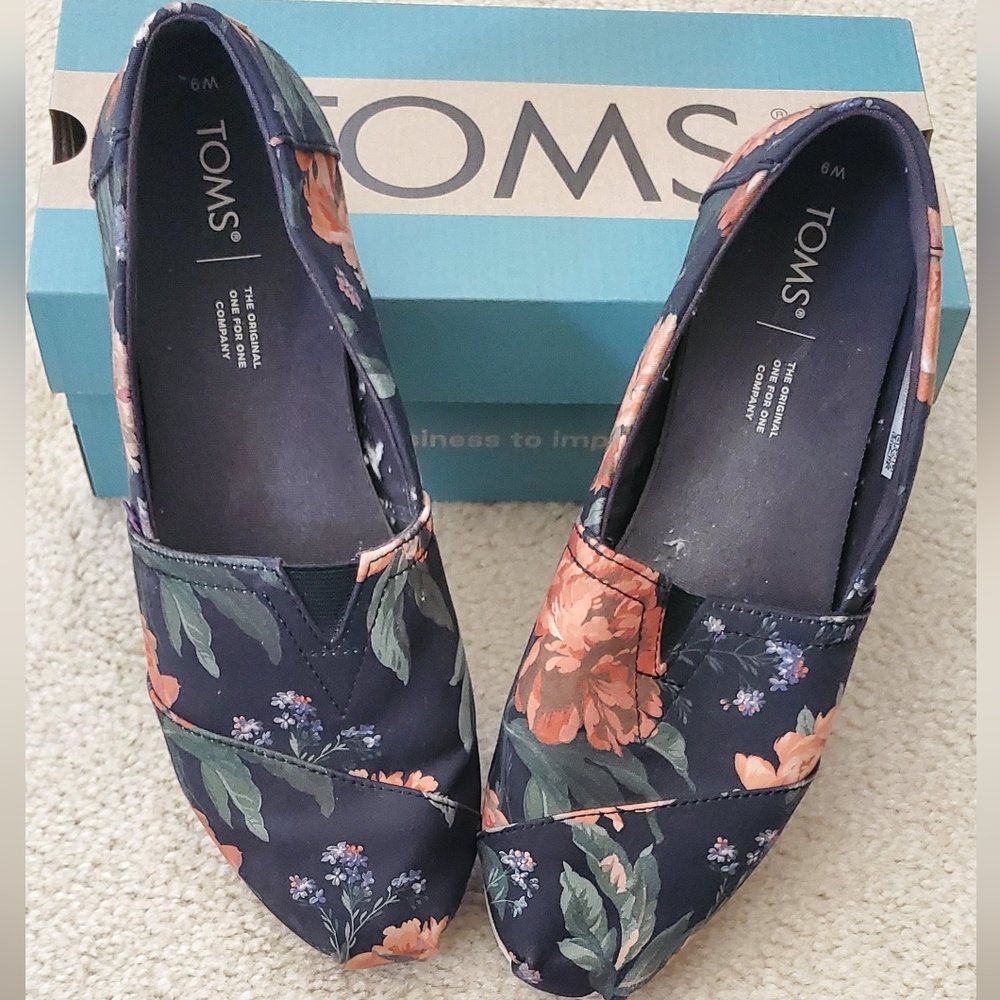 Navy Floral Toms Alpargata Flats 9